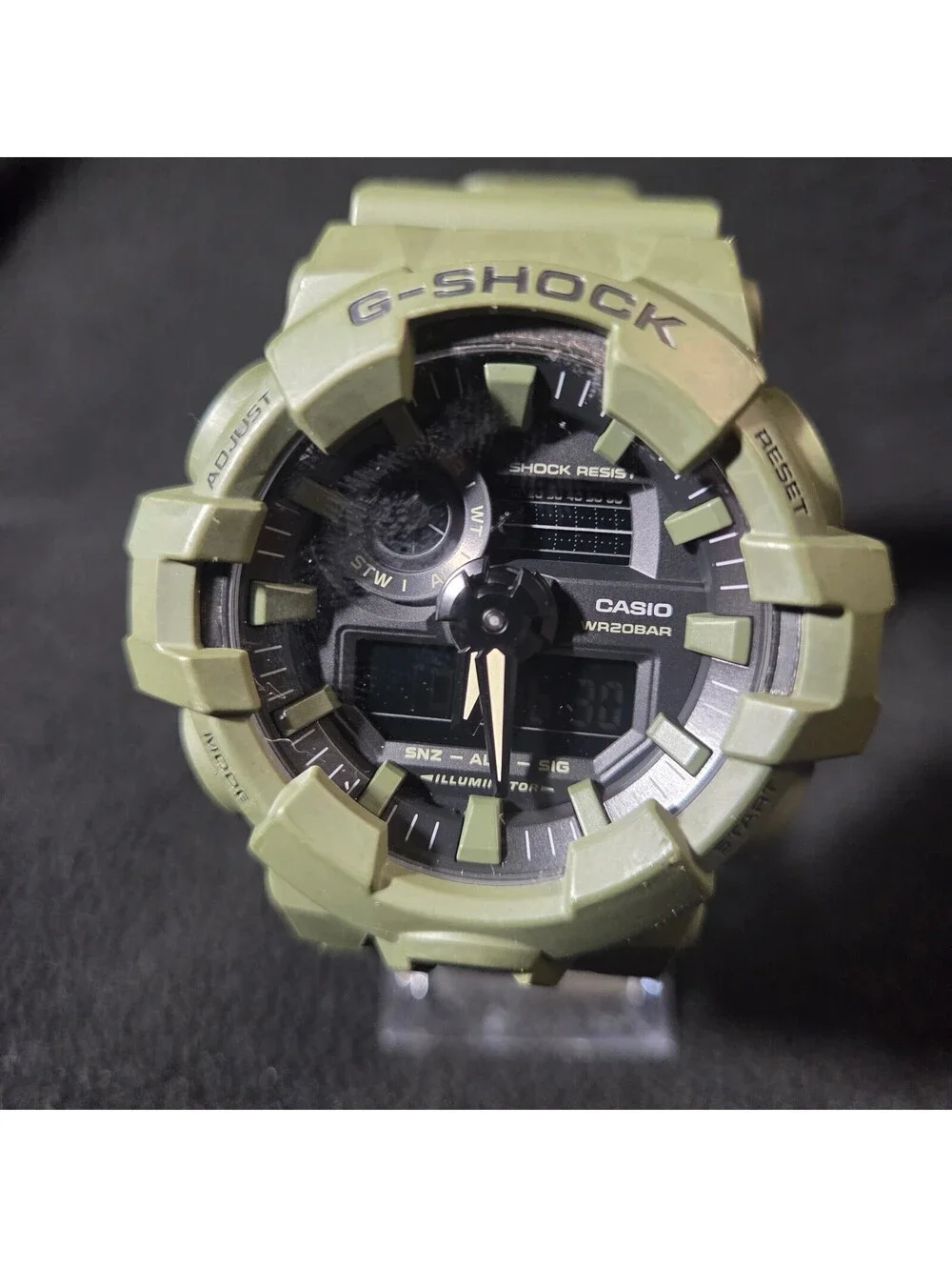 Casio G-Shock GA-700UC-3A – Olive Green – Excellent Condition